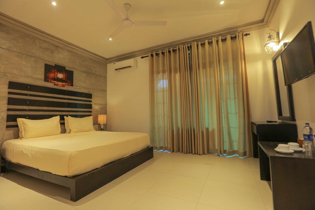 Summerside Residence Negombo Esterno foto